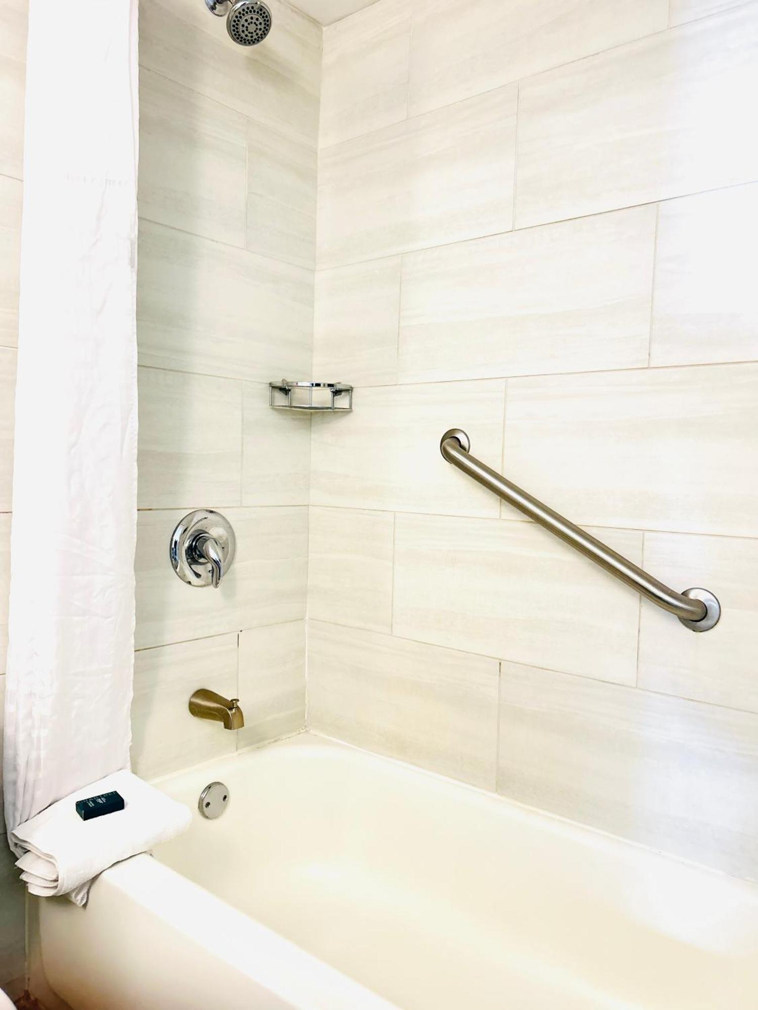 Queen Room with Two Queen Beds and Roll-In Shower - Mobility Access,1742679434:JPEG