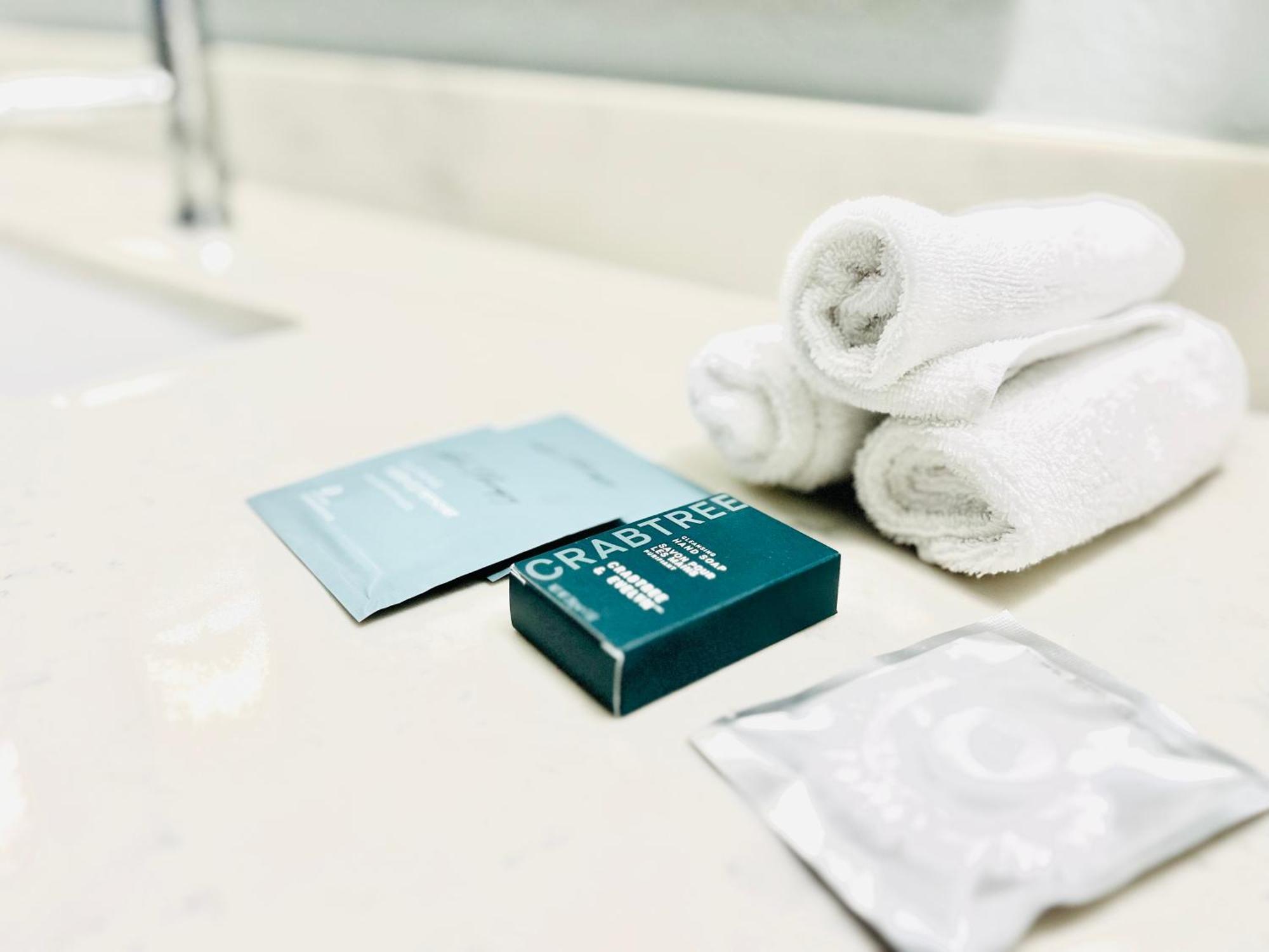 Queen Room with Two Queen Beds and Bath Tub - Mobility Accessible,1742679440:JPEG